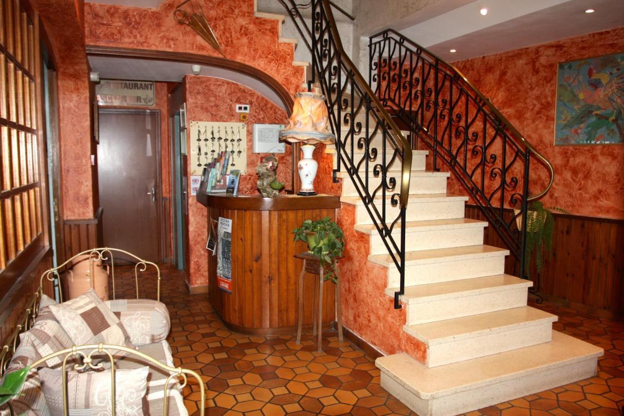 Hotel Restaurant Des Deux Vallees Entraygues-sur-Truyère المظهر الخارجي الصورة